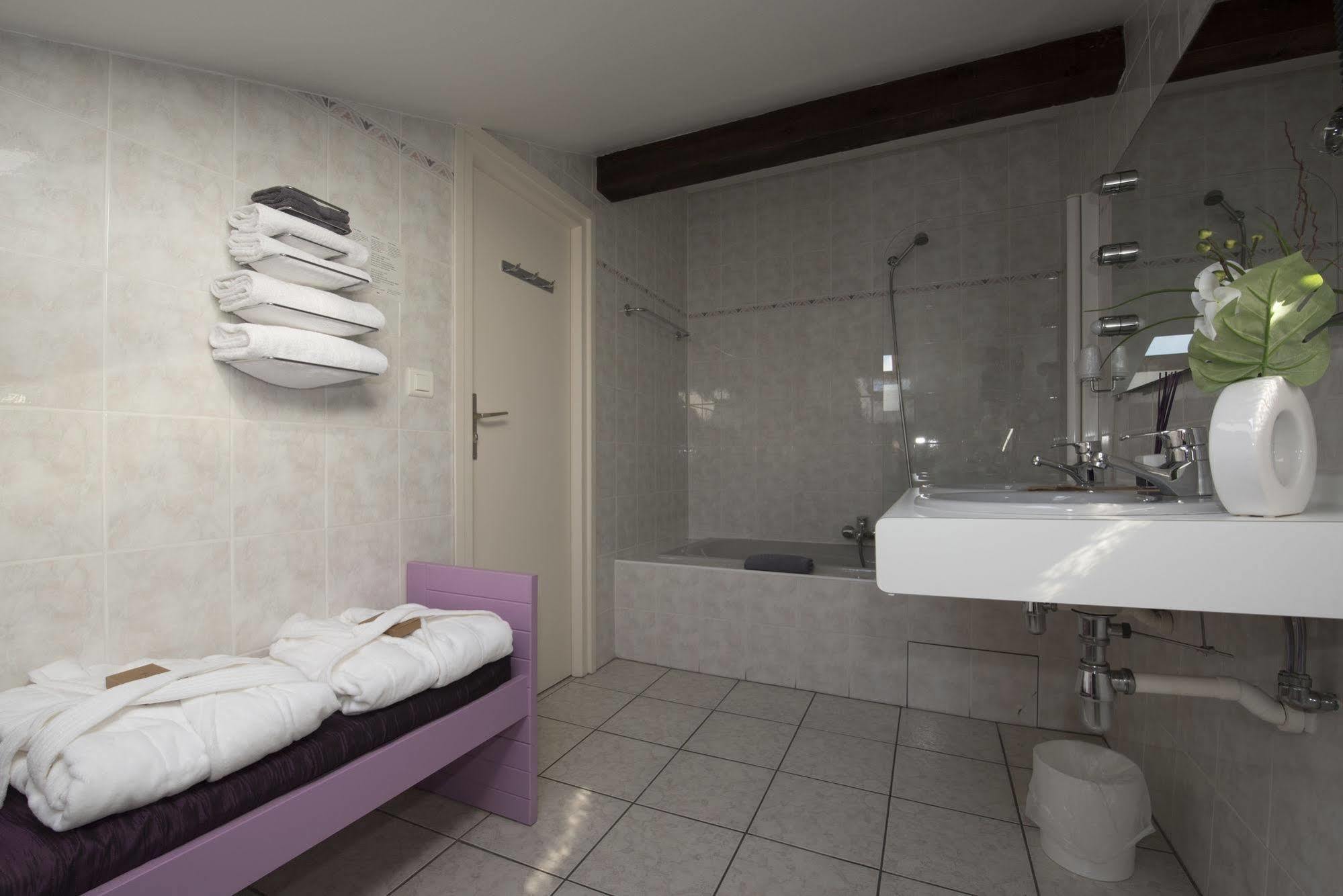 Hotel Le Jura Divonne-les-Bains Eksteriør billede